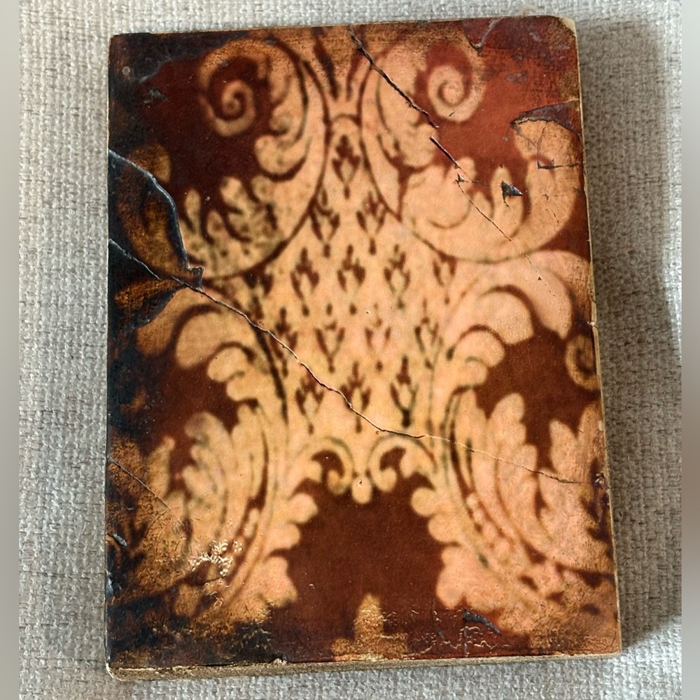 SID DICKENS MEMORY BLOCK TILE: DAMASK (T107)